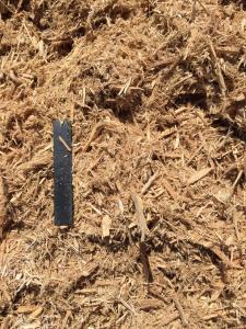 100% Hardwood Mulch - Ruler View